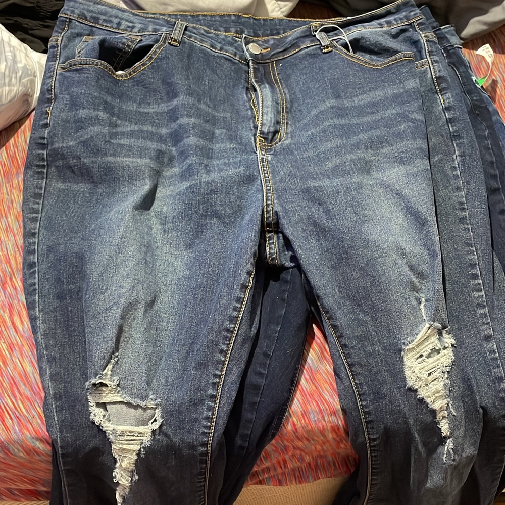 Ripped knee jeans